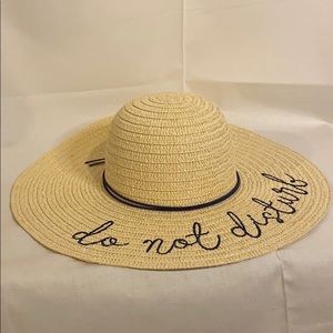 Do not disturb - sun hat